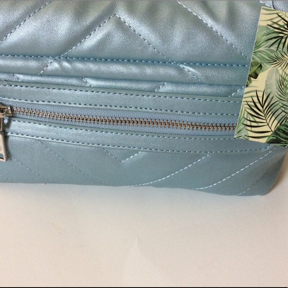 Badgley Mischka Quilted bag cross body chain quilted metallic blue faux leather - Picture 8 of 14